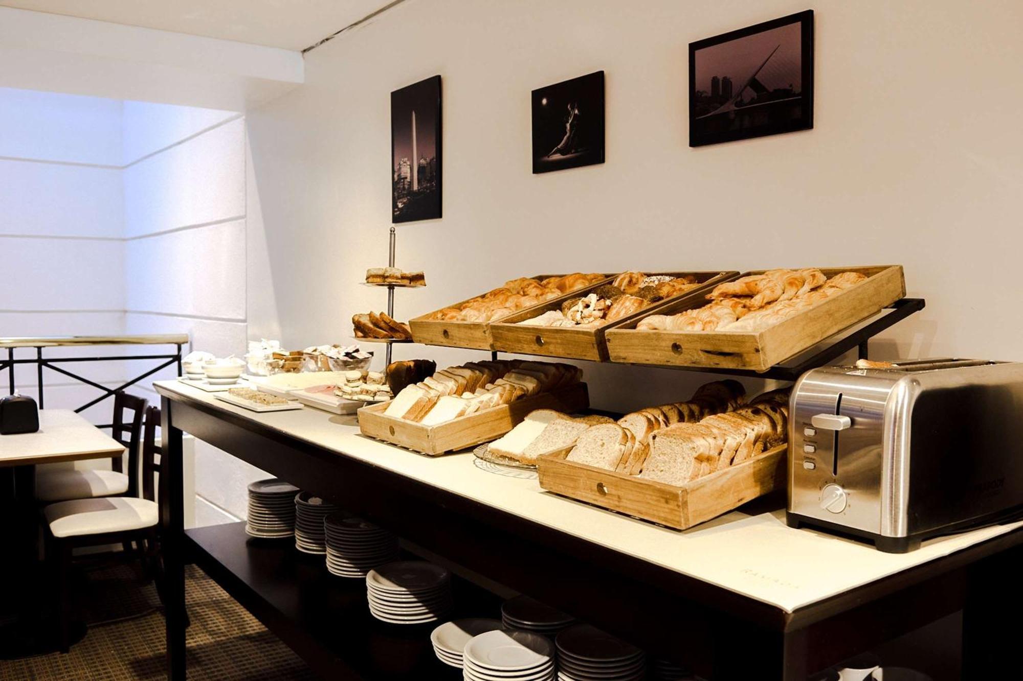 Ramada By Wyndham Buenos Aires Centro Bed and Breakfast Εξωτερικό φωτογραφία